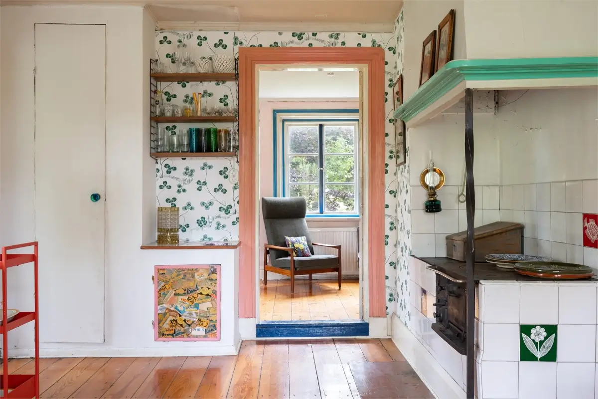 19th-century-country-cottage-large-garden-outbuidlings-central-sweden-cheapscandihomes