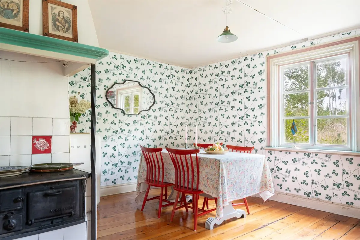 19th-century-country-cottage-large-garden-outbuidlings-central-sweden-cheapscandihomes