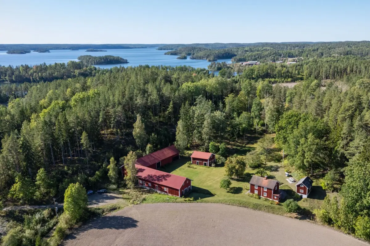 19th-century-country-idyll-east-sweden-cheapscandihomes