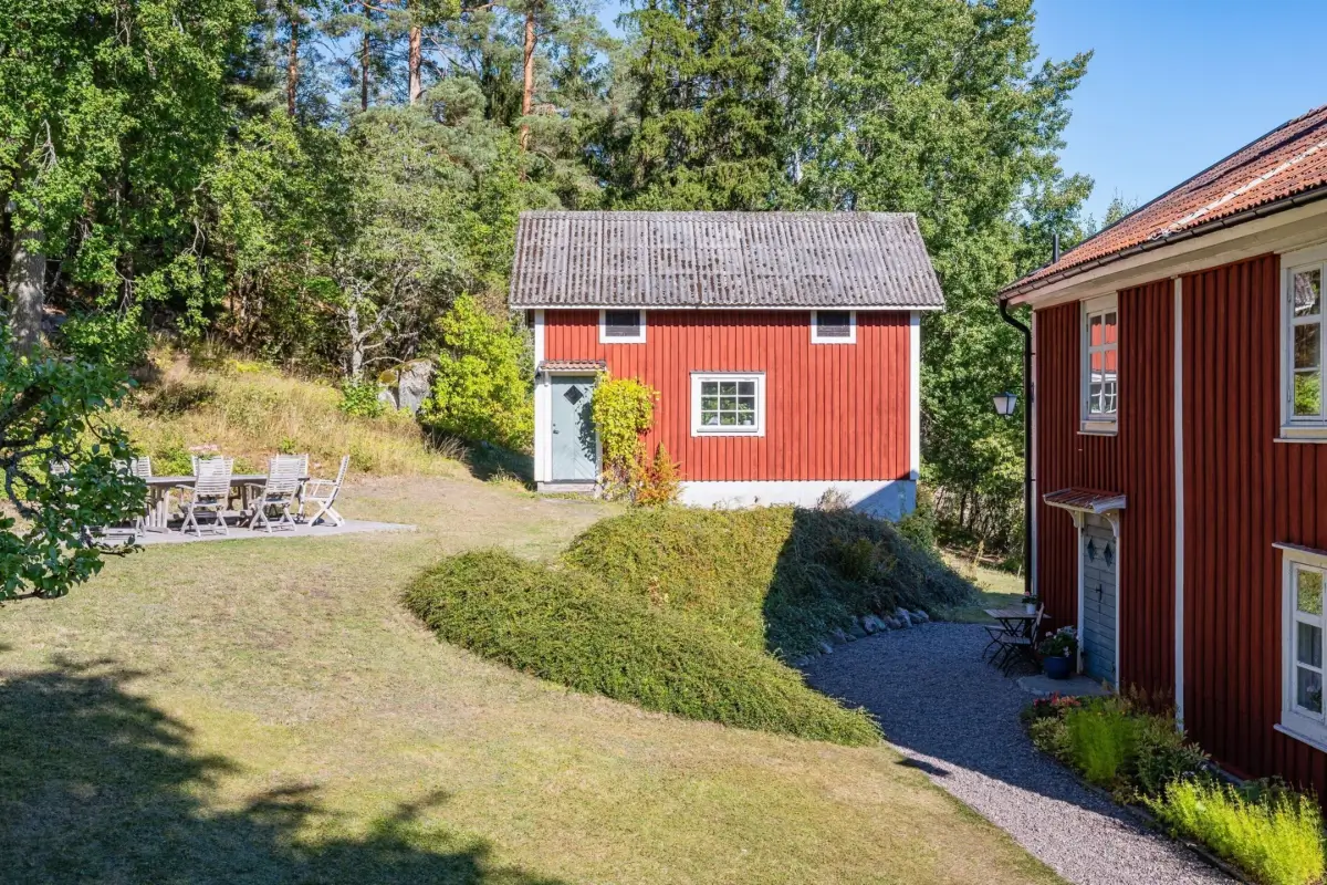 19th-century-country-idyll-east-sweden-cheapscandihomes