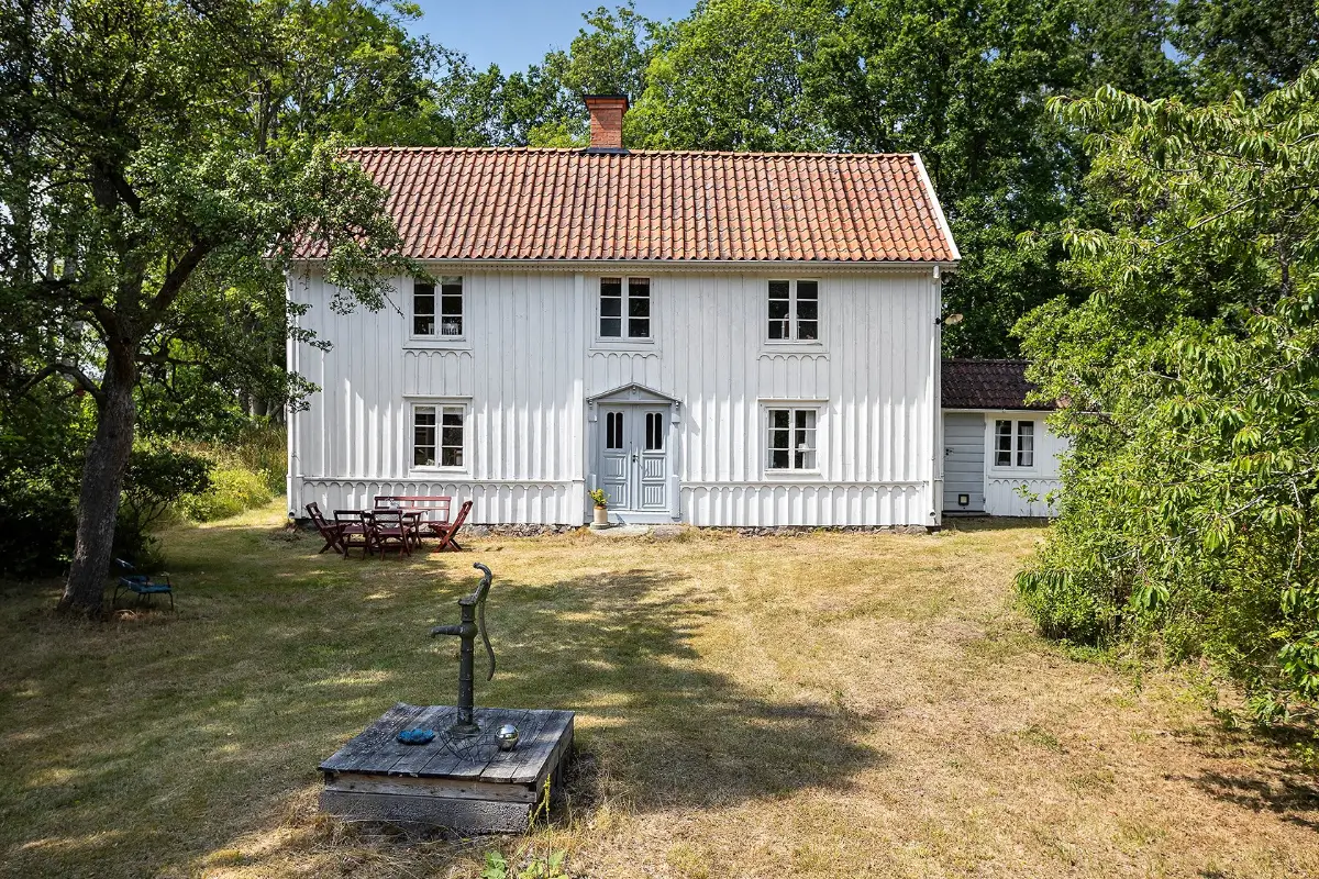 19th-century-manor-south-east-sweden-cheapscandihomes