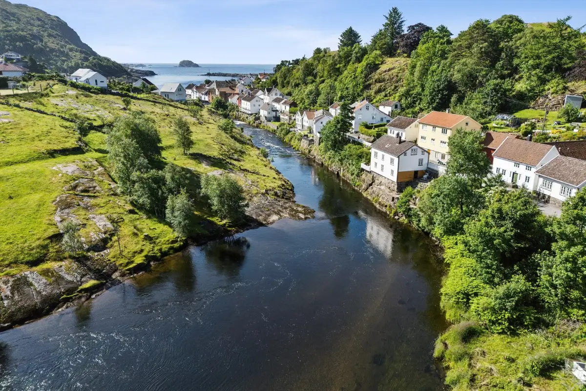 19th-century-riverside-home-south-norway-cheapscandihomes
