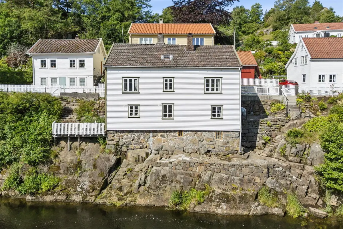 19th-century-riverside-home-south-norway-cheapscandihomes