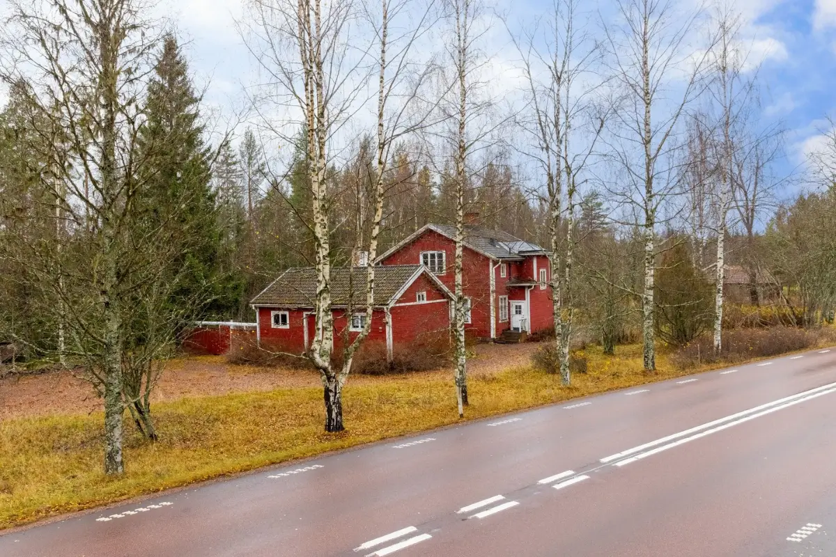 19th-century-train-station-central-sweden-cheapscandihomes