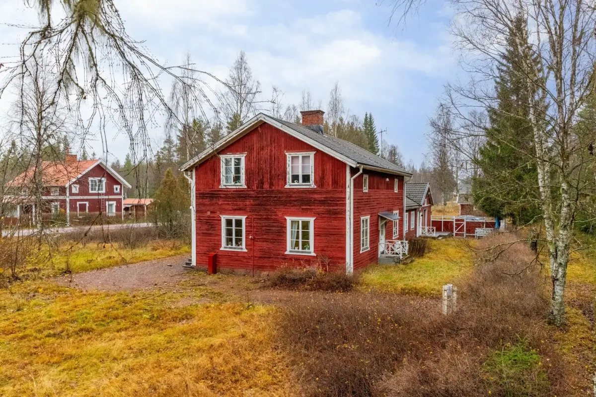 19th-century-train-station-central-sweden-cheapscandihomes