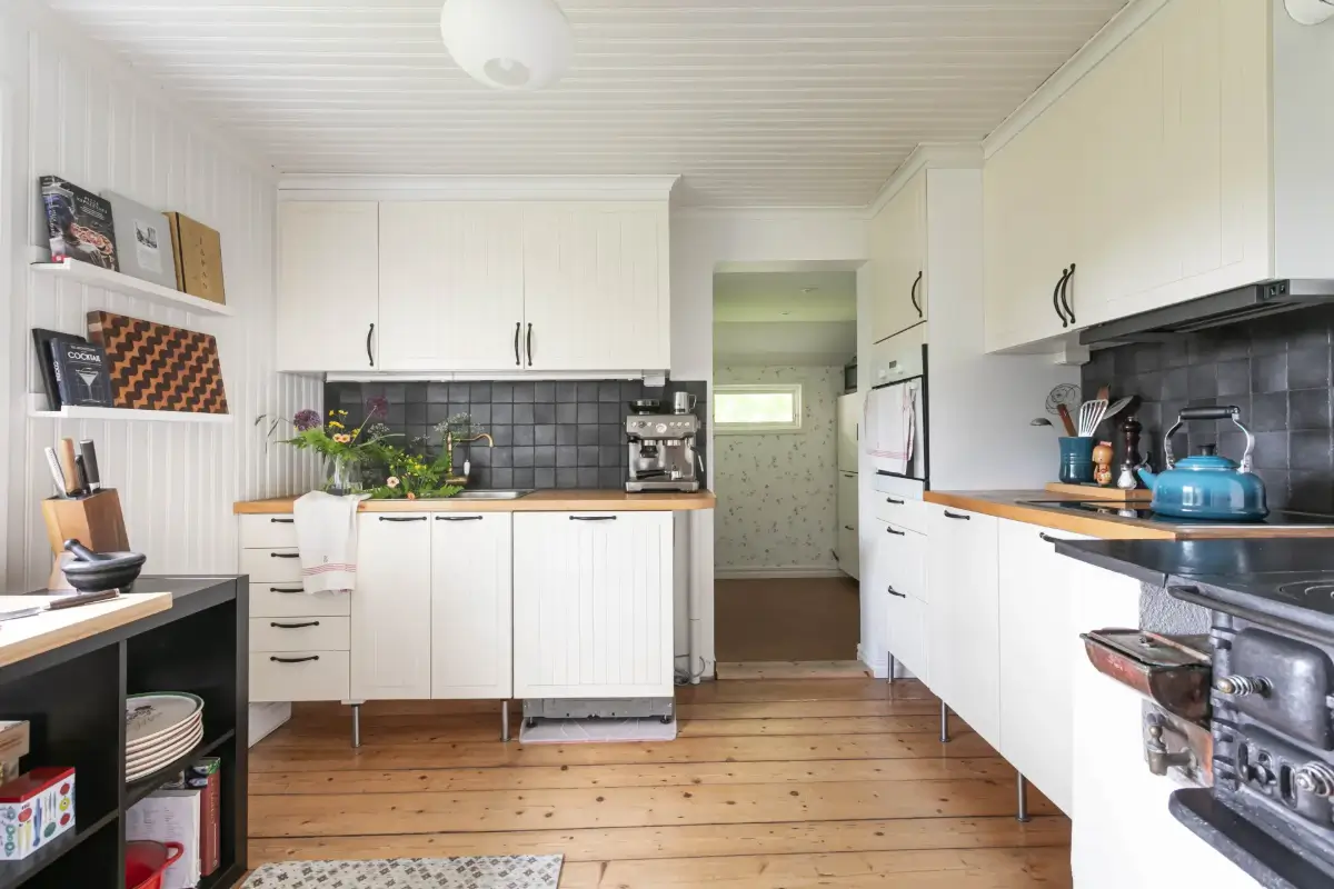 cozy-1930s-house-guest-houses-south-central-sweden-cheapscandihomes