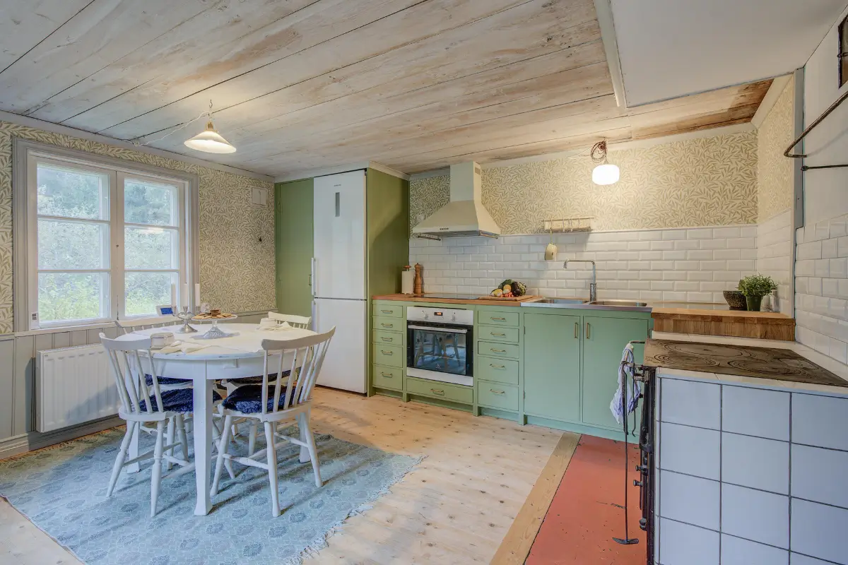 cozy-country-house-central-east-sweden-cheapscandihomes