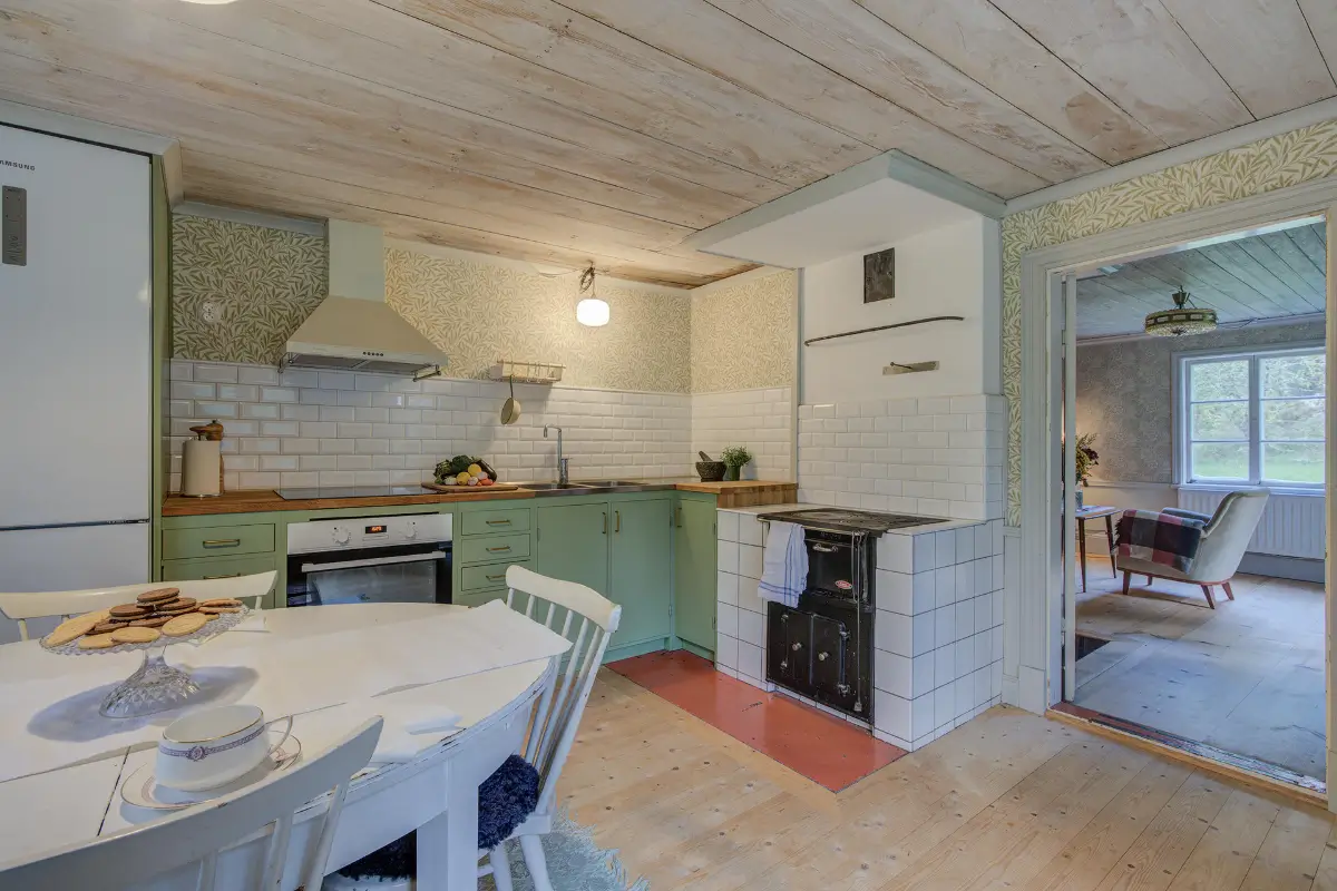 cozy-country-house-central-east-sweden-cheapscandihomes