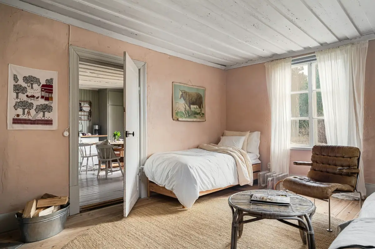 early-20th-century-croft-sörmland-central-east-sweden-cheapscandihomes