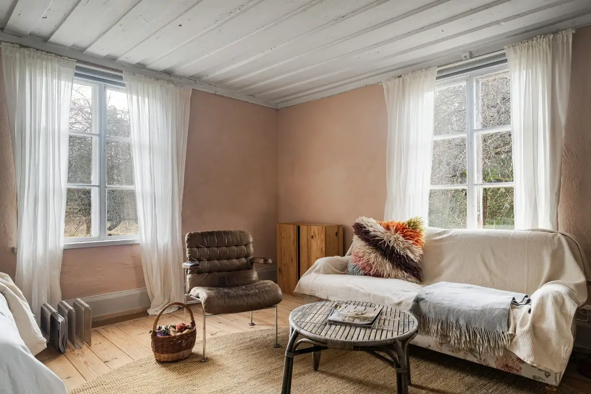 early-20th-century-croft-sörmland-central-east-sweden-cheapscandihomes