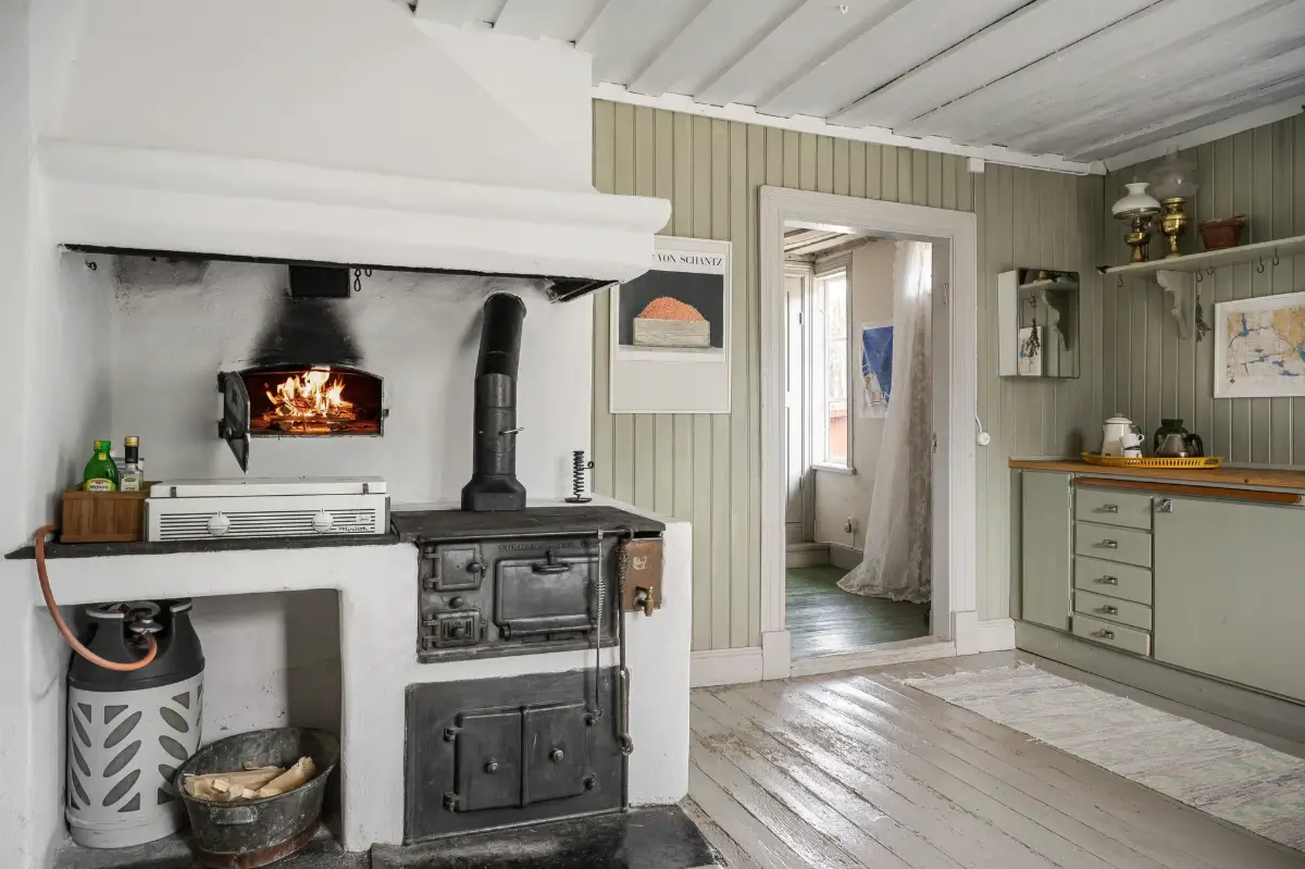 early-20th-century-croft-sörmland-central-east-sweden-cheapscandihomes