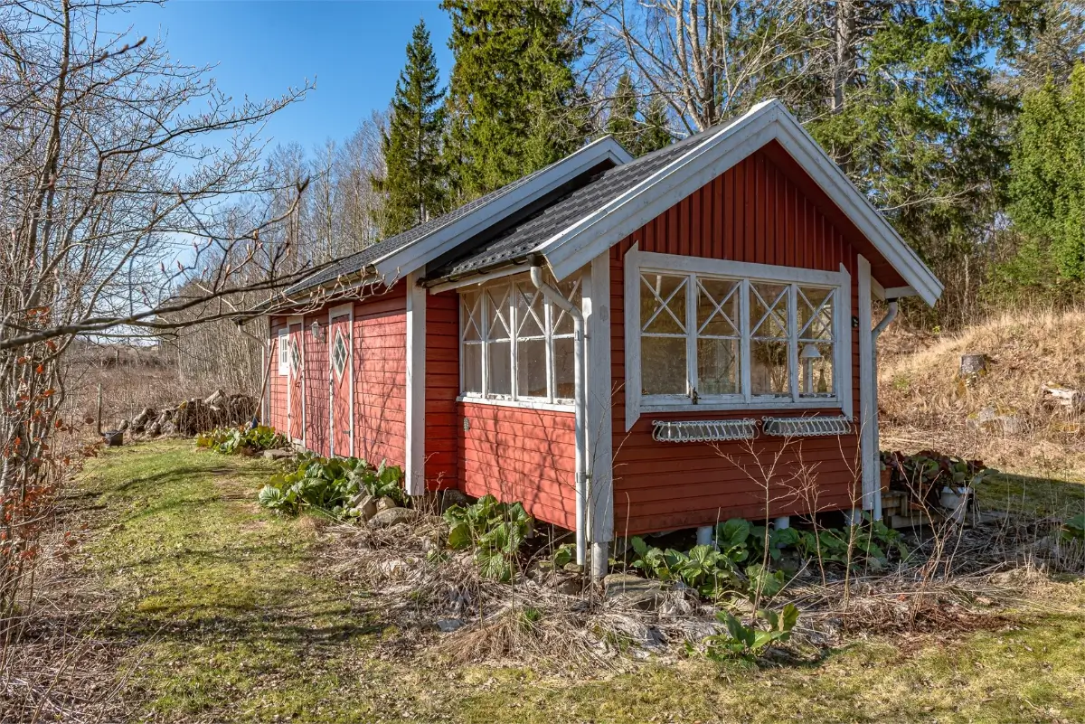 former-railway-guard-cottage-central-west-sweden-cheapscandihomes