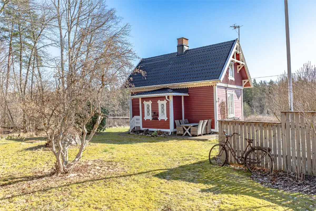 former-railway-guard-cottage-central-west-sweden-cheapscandihomes