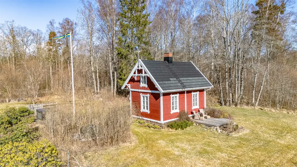 former-railway-guard-cottage-central-west-sweden-cheapscandihomes