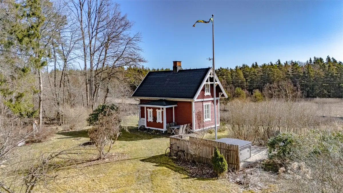 former-railway-guard-cottage-central-west-sweden-cheapscandihomes