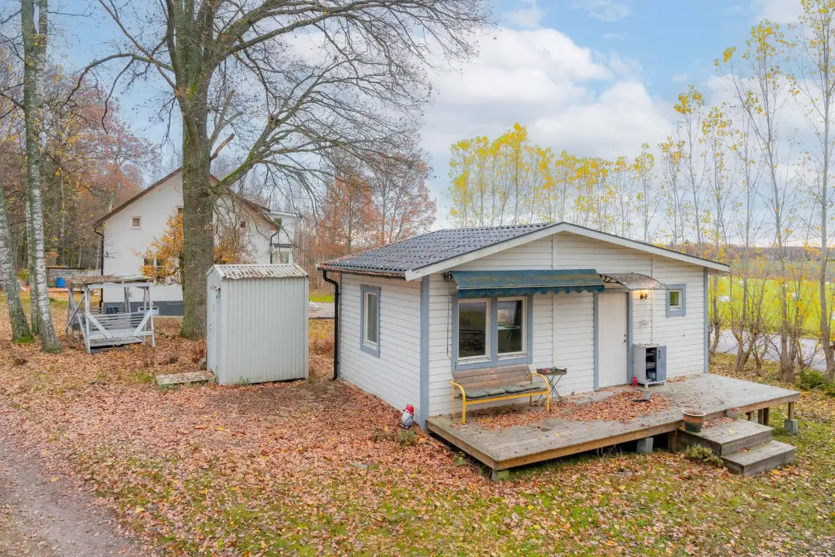 renovated-country-house-with-guest-apartment-central-sweden-cheapscandihomes