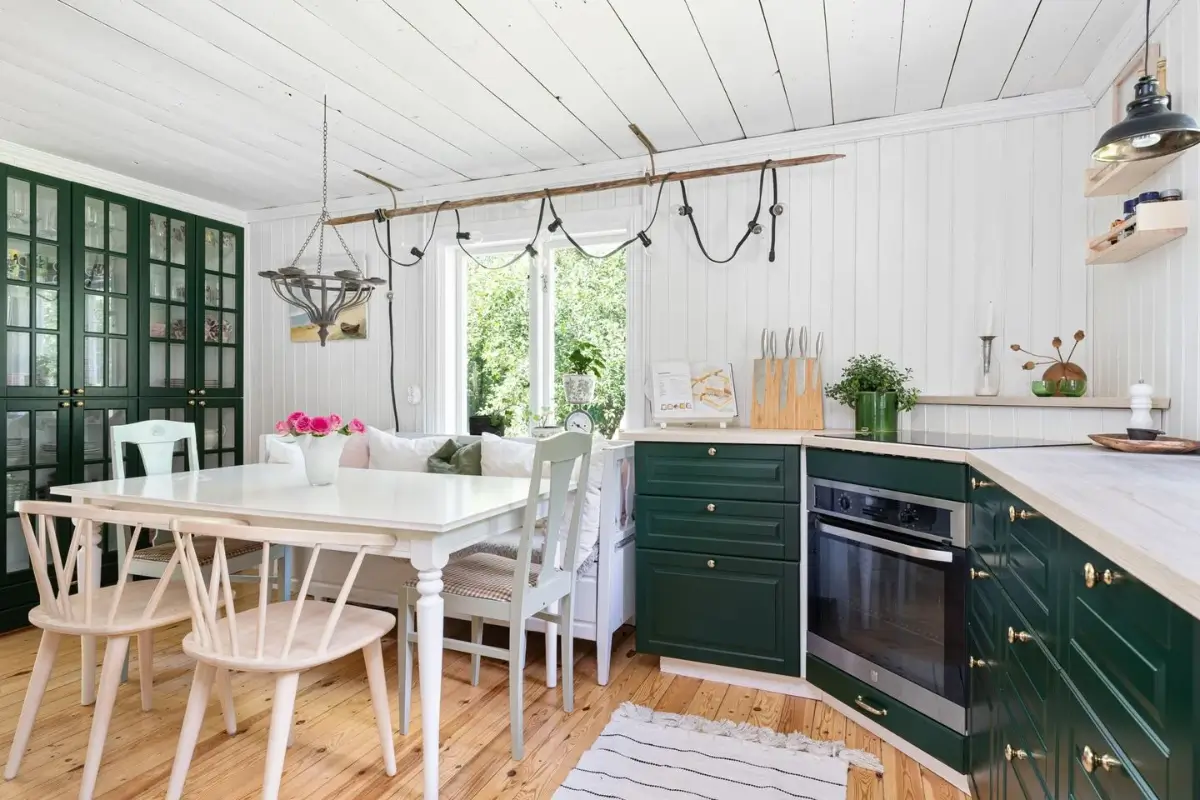 renovated-early-20th-century-cottage-large-garden-central-sweden-cheapscandihomes