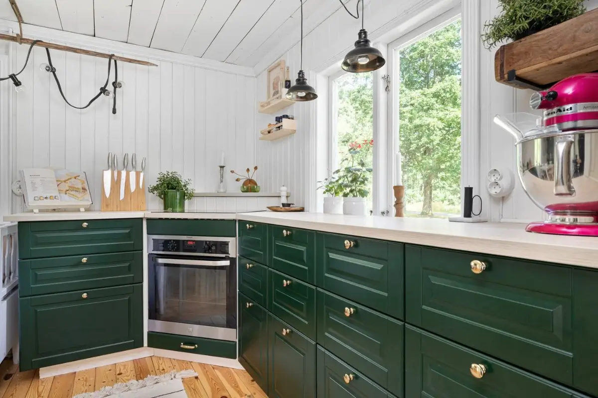 renovated-early-20th-century-cottage-large-garden-central-sweden-cheapscandihomes