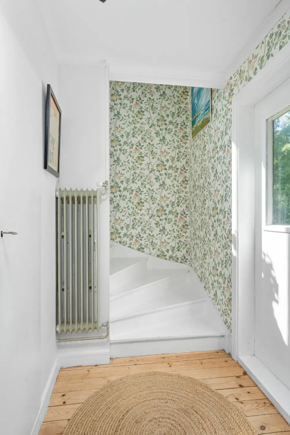 renovated-early-20th-century-cottage-large-garden-central-sweden-cheapscandihomes
