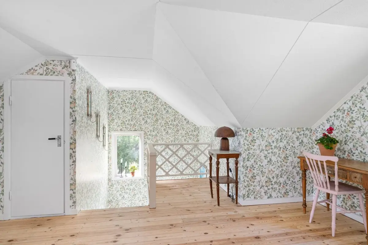 renovated-early-20th-century-cottage-large-garden-central-sweden-cheapscandihomes