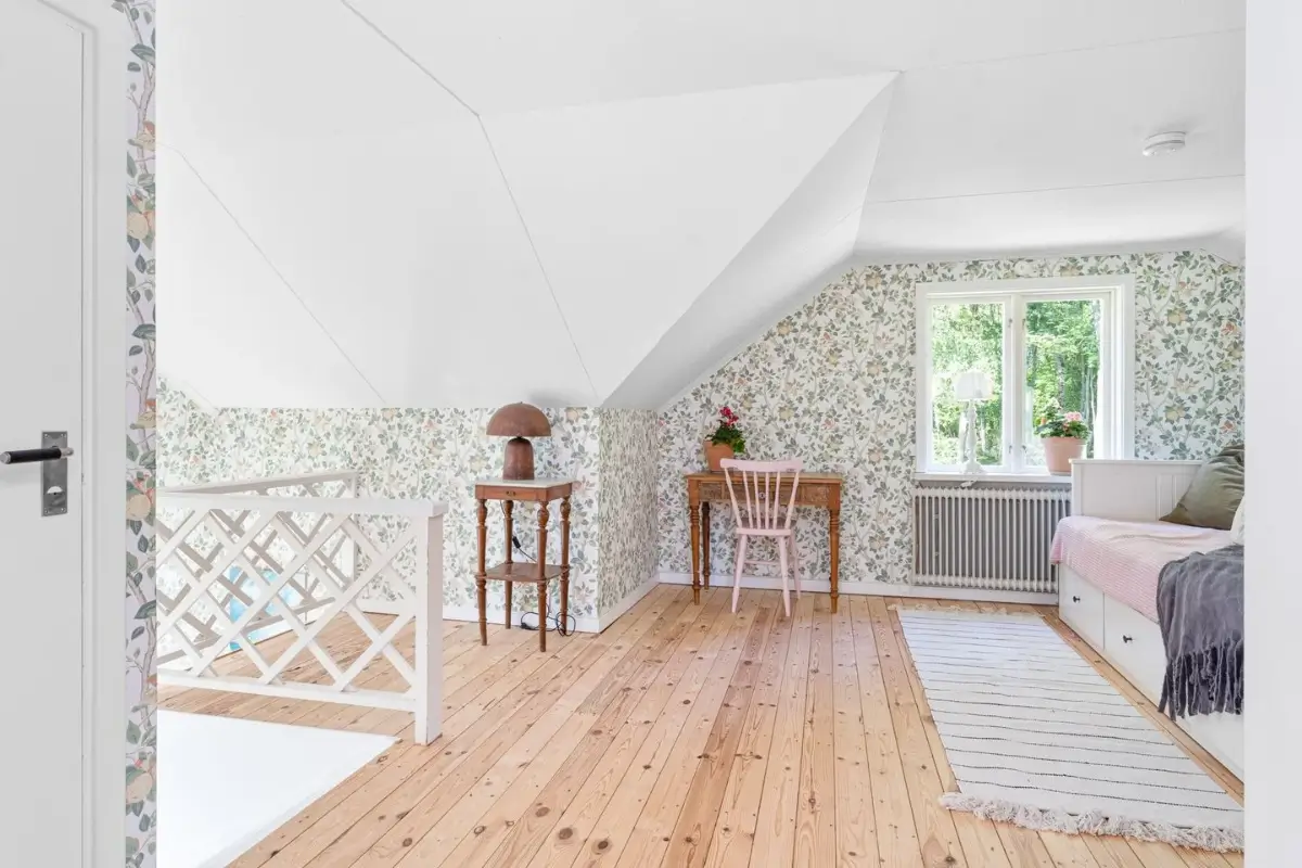 renovated-early-20th-century-cottage-large-garden-central-sweden-cheapscandihomes