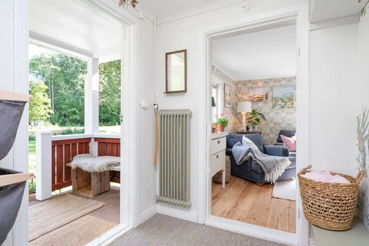 renovated-early-20th-century-cottage-large-garden-central-sweden-cheapscandihomes