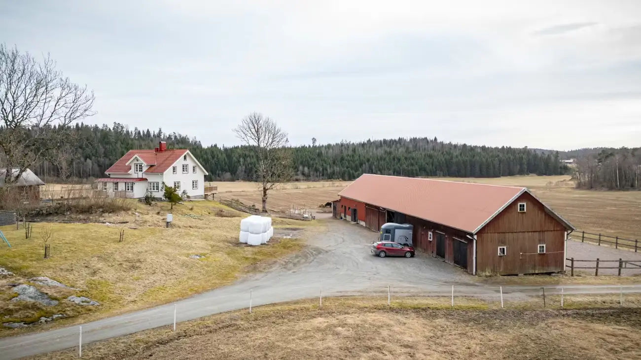 renovated-small-horse-farm-south-west-sweden-cheapscandihomes