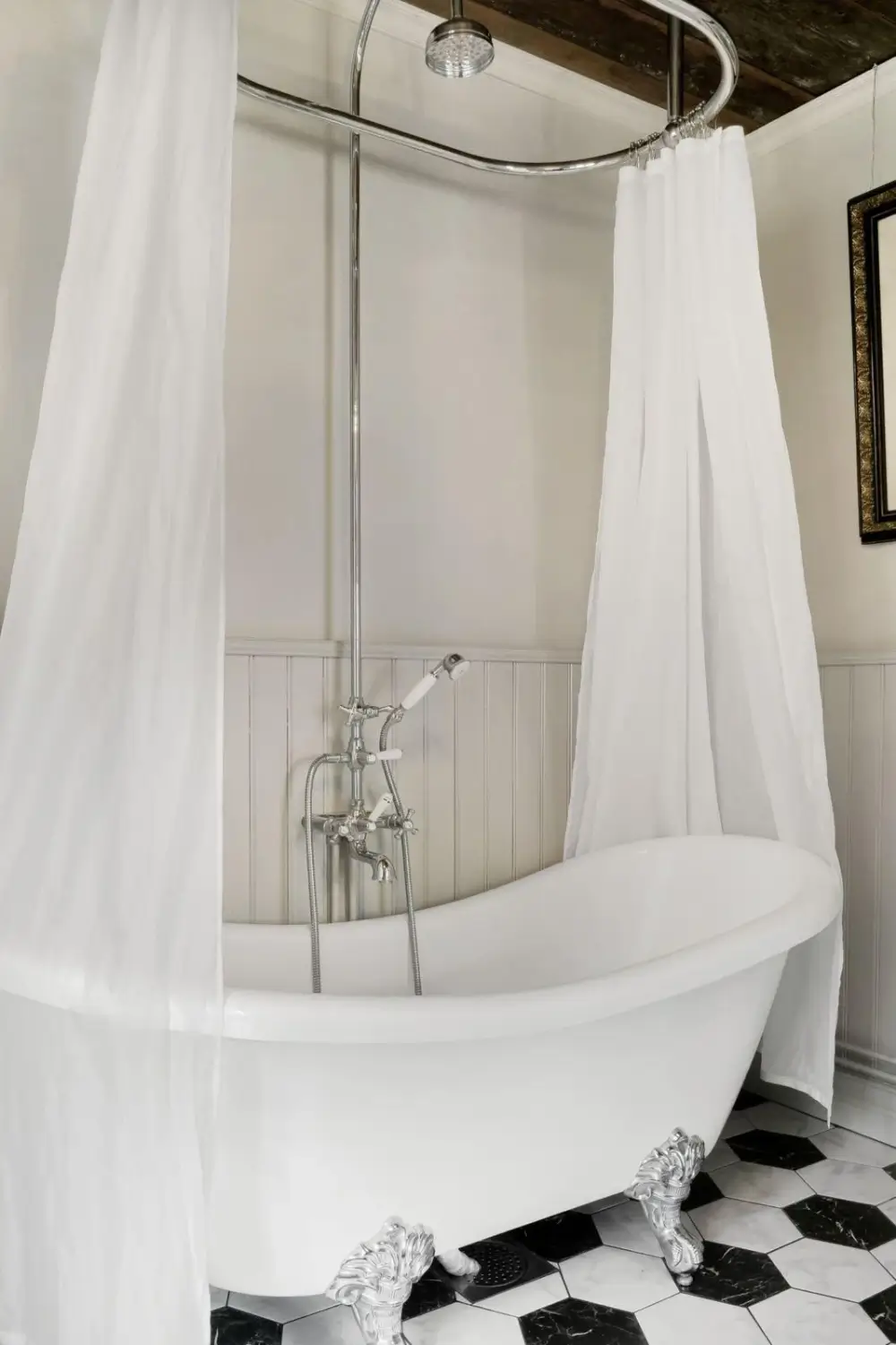 restored-19th-century-country-house-central-sweden-cheapscandihomes