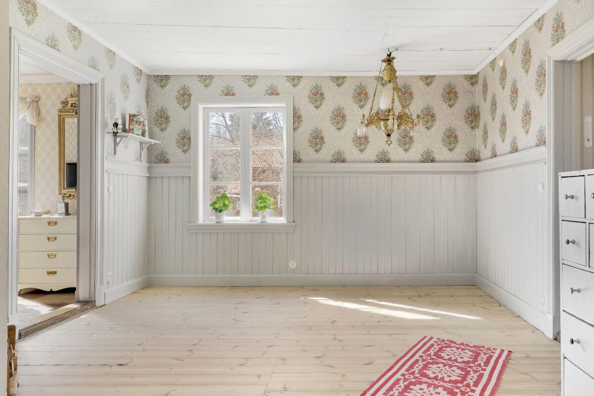 restored-19th-century-country-house-central-sweden-cheapscandihomes