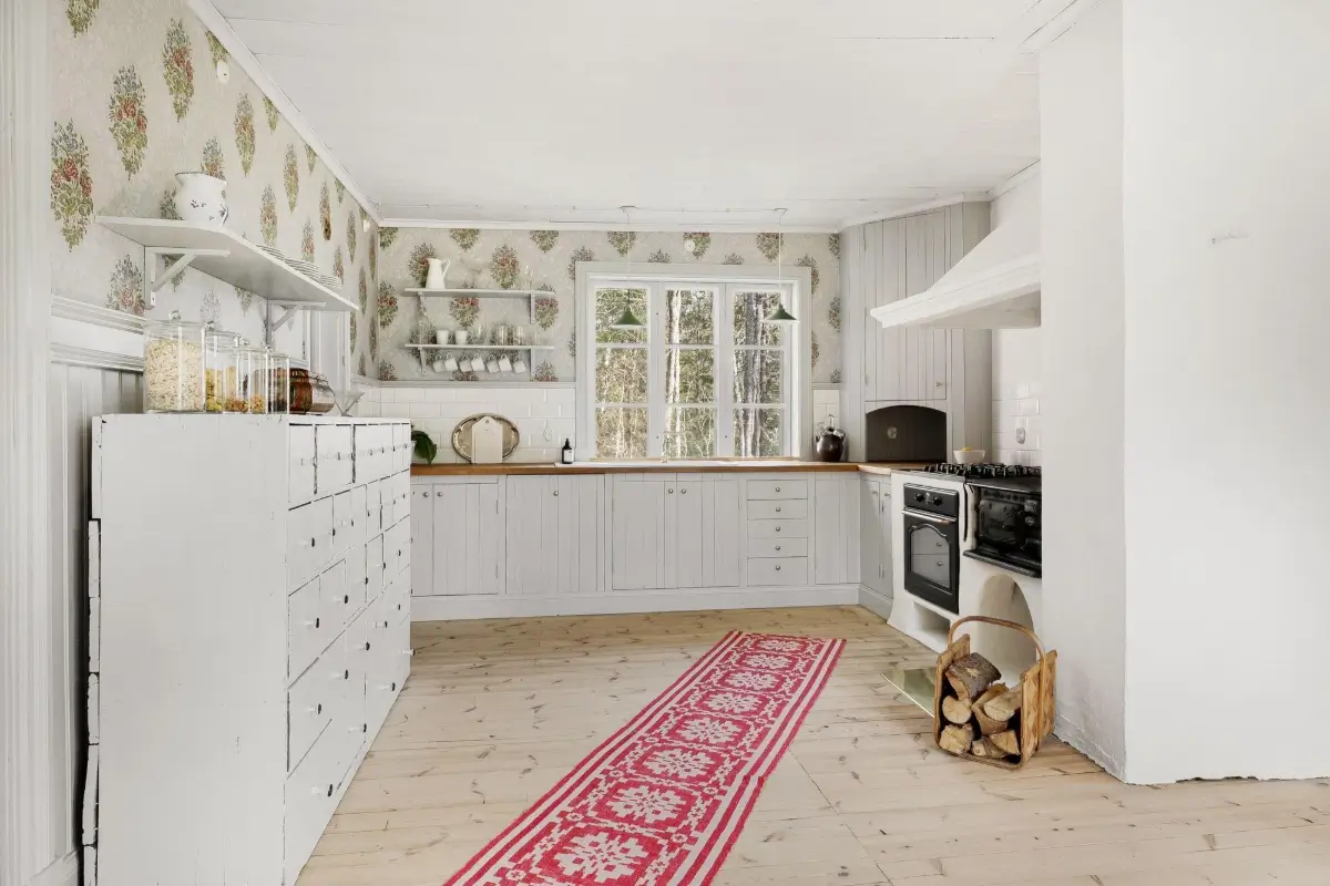 restored-19th-century-country-house-central-sweden-cheapscandihomes