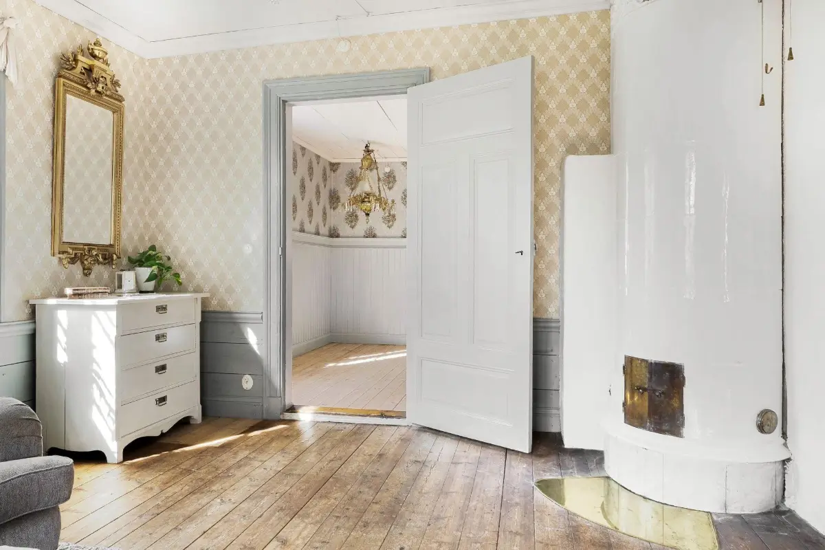 restored-19th-century-country-house-central-sweden-cheapscandihomes