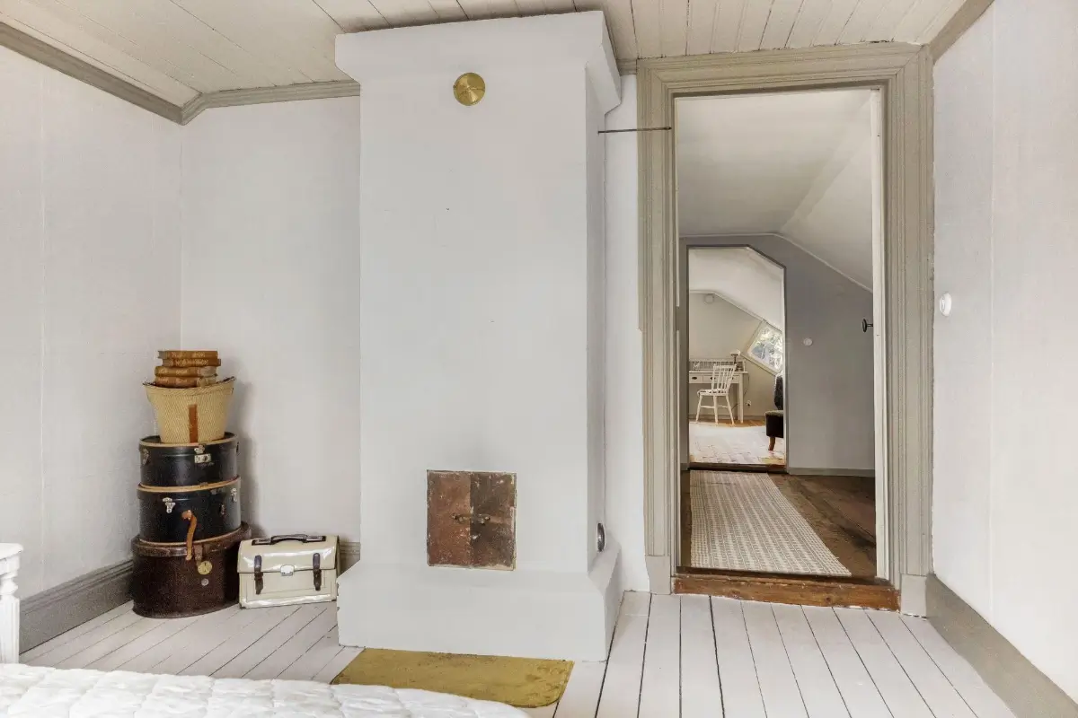 restored-19th-century-country-house-central-sweden-cheapscandihomes