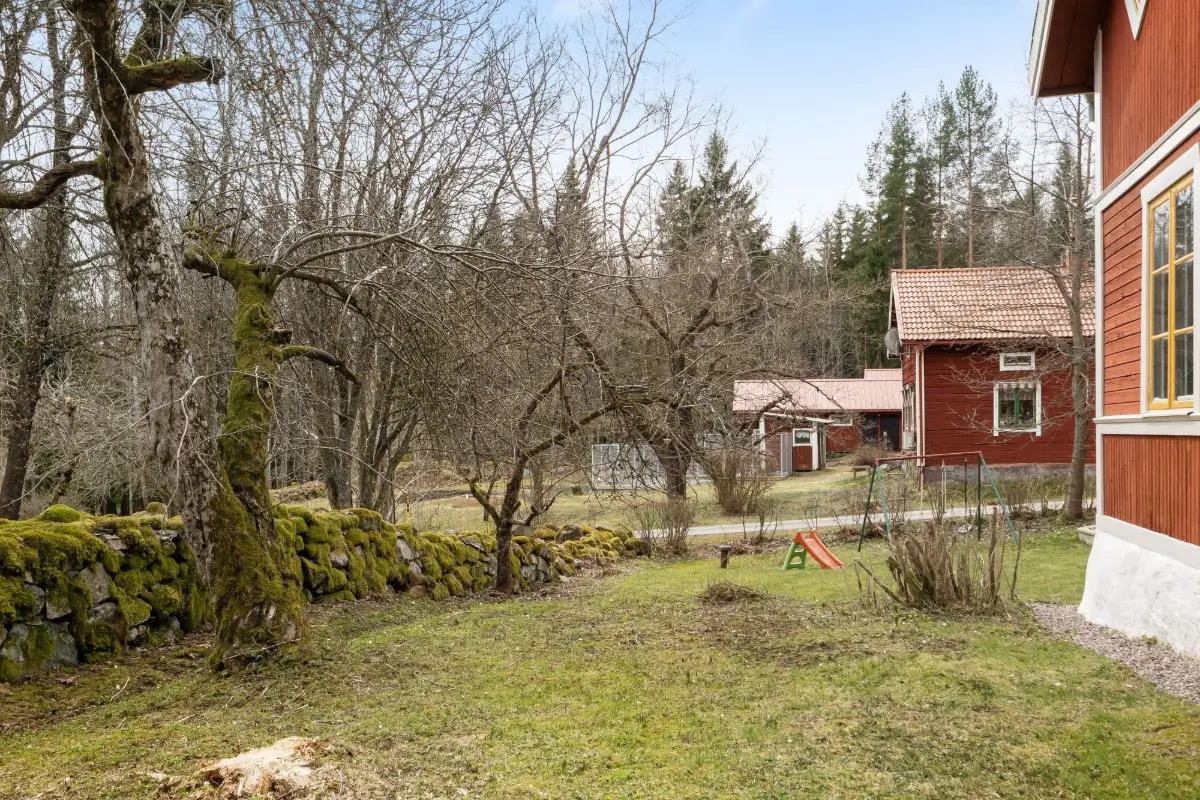 restored-19th-century-country-house-central-sweden-cheapscandihomes