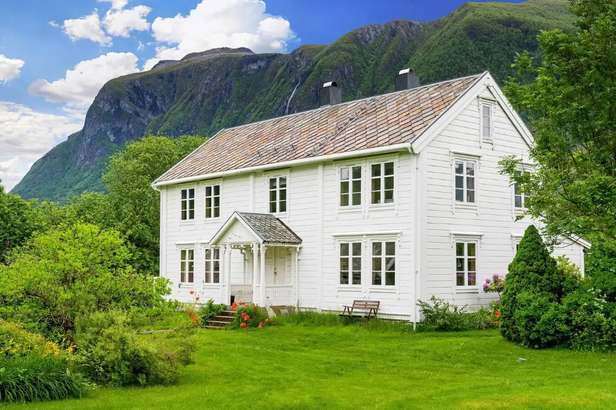 small-farm-west-norway-cheapscandihomes