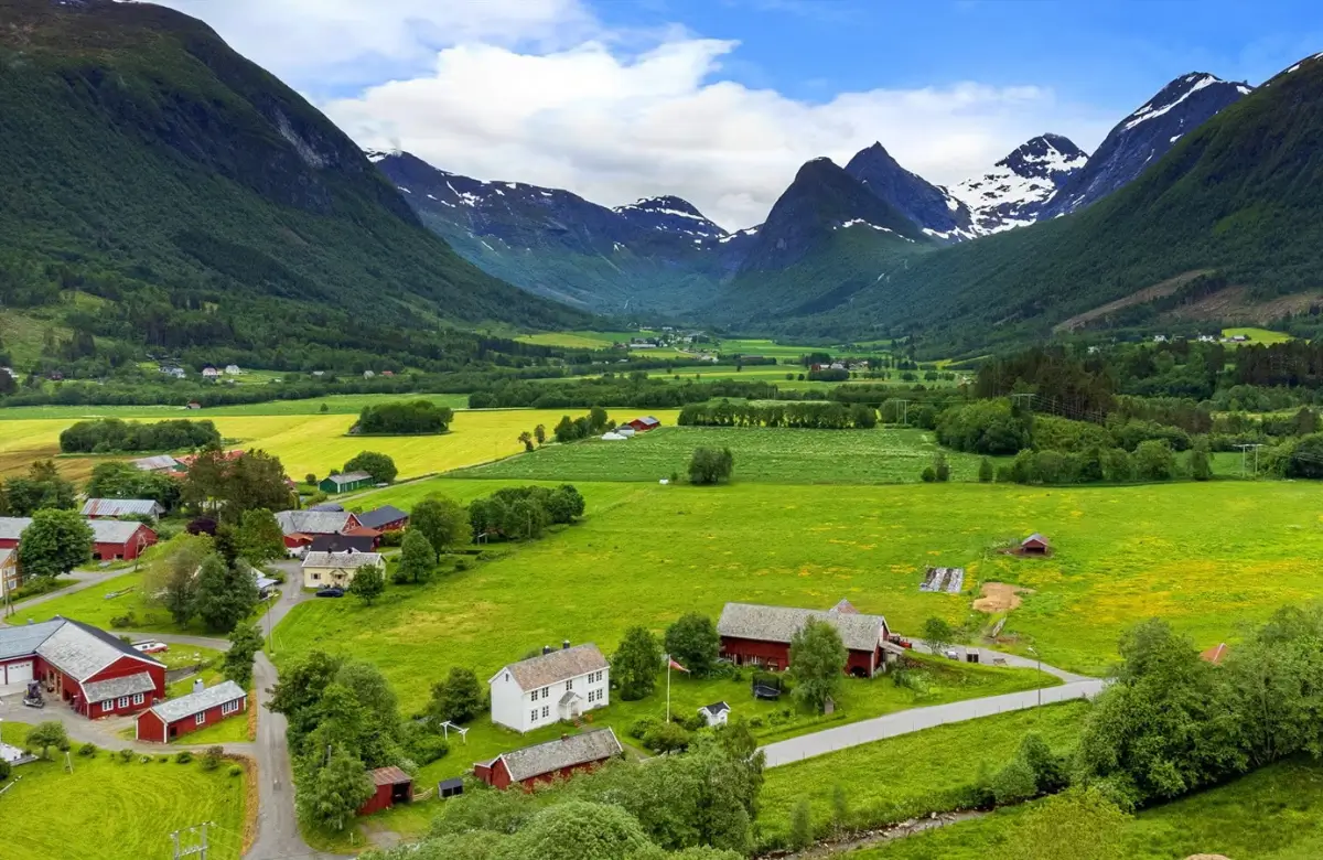 small-farm-west-norway-cheapscandihomes