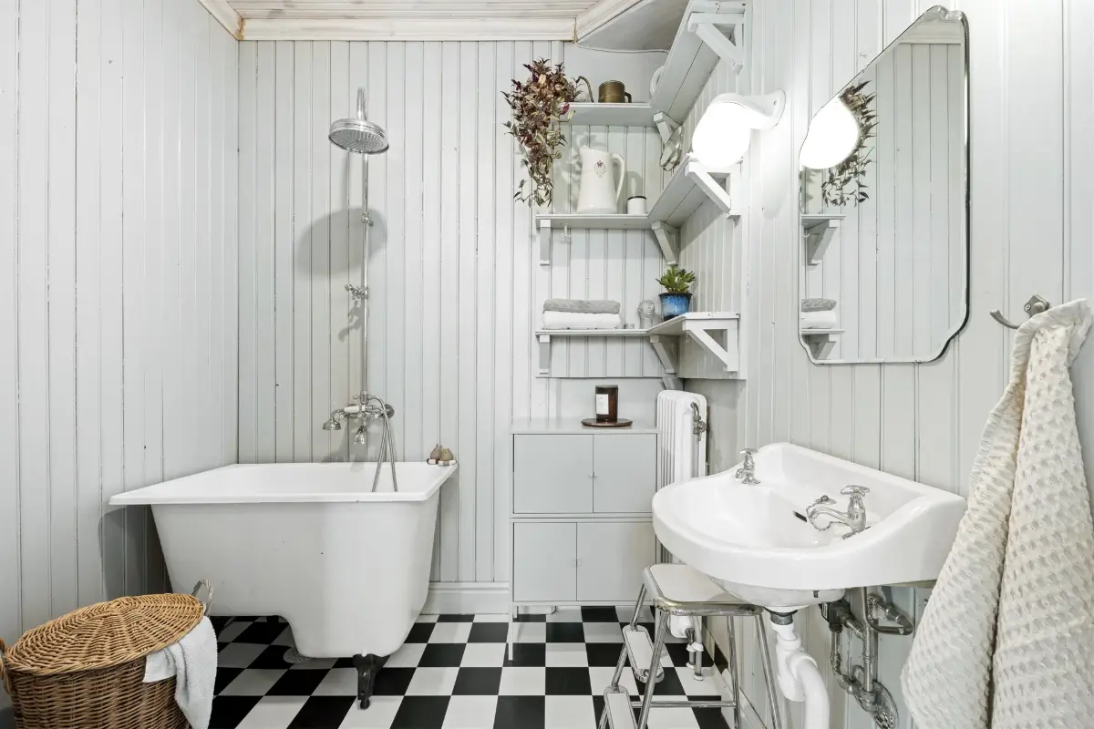 spacious-renovated-turn-of-the-century-house-central-sweden-cheapscandihomes