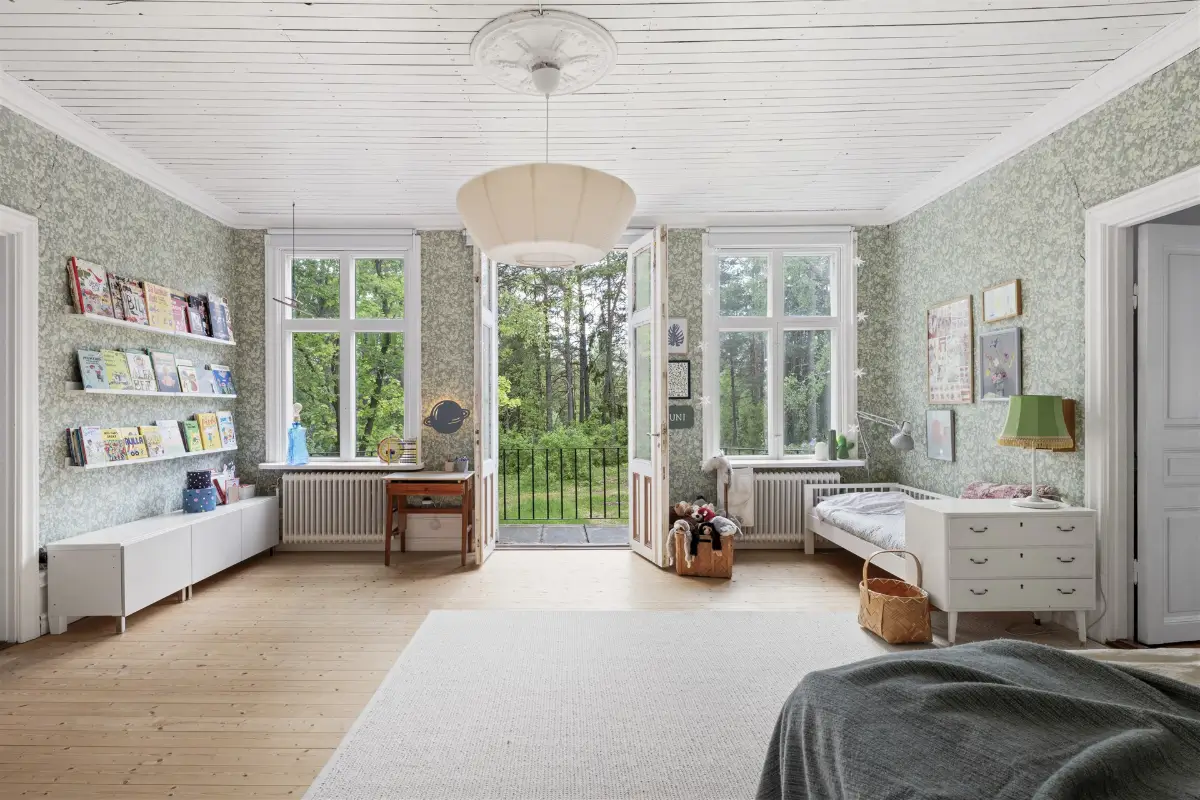 spacious-renovated-turn-of-the-century-house-central-sweden-cheapscandihomes