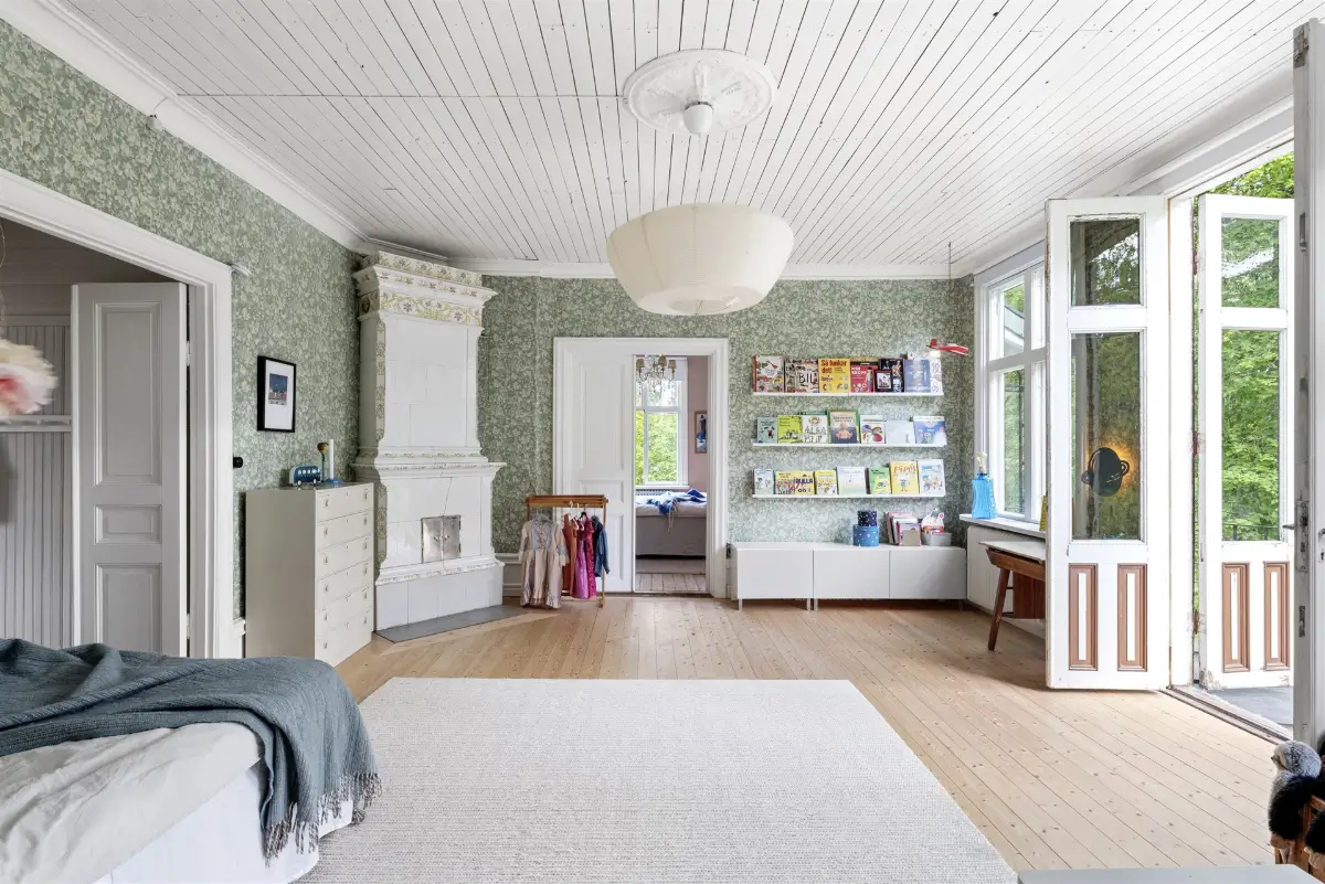 spacious-renovated-turn-of-the-century-house-central-sweden-cheapscandihomes