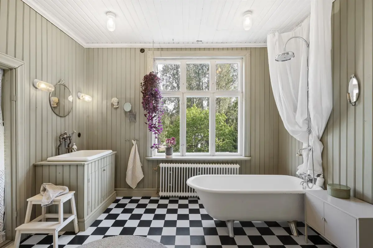 spacious-renovated-turn-of-the-century-house-central-sweden-cheapscandihomes