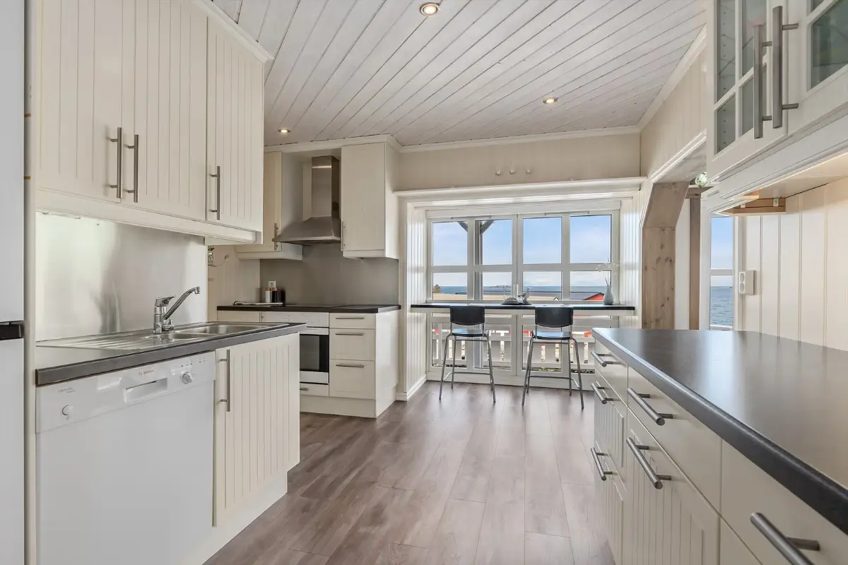 three-bedroom-coastal-home-norwegian-island-cheapscandihomes