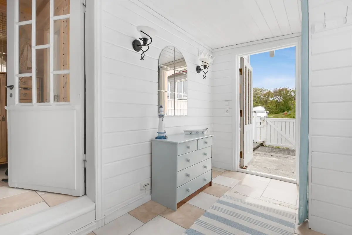 three-bedroom-coastal-home-norwegian-island-cheapscandihomes