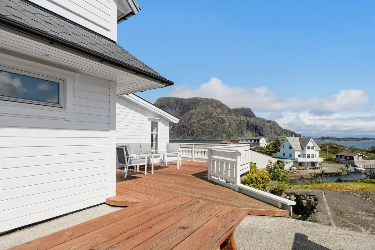 three-bedroom-coastal-home-norwegian-island-cheapscandihomes