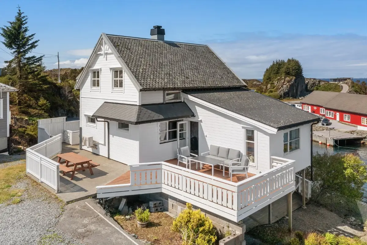 three-bedroom-coastal-home-norwegian-island-cheapscandihomes