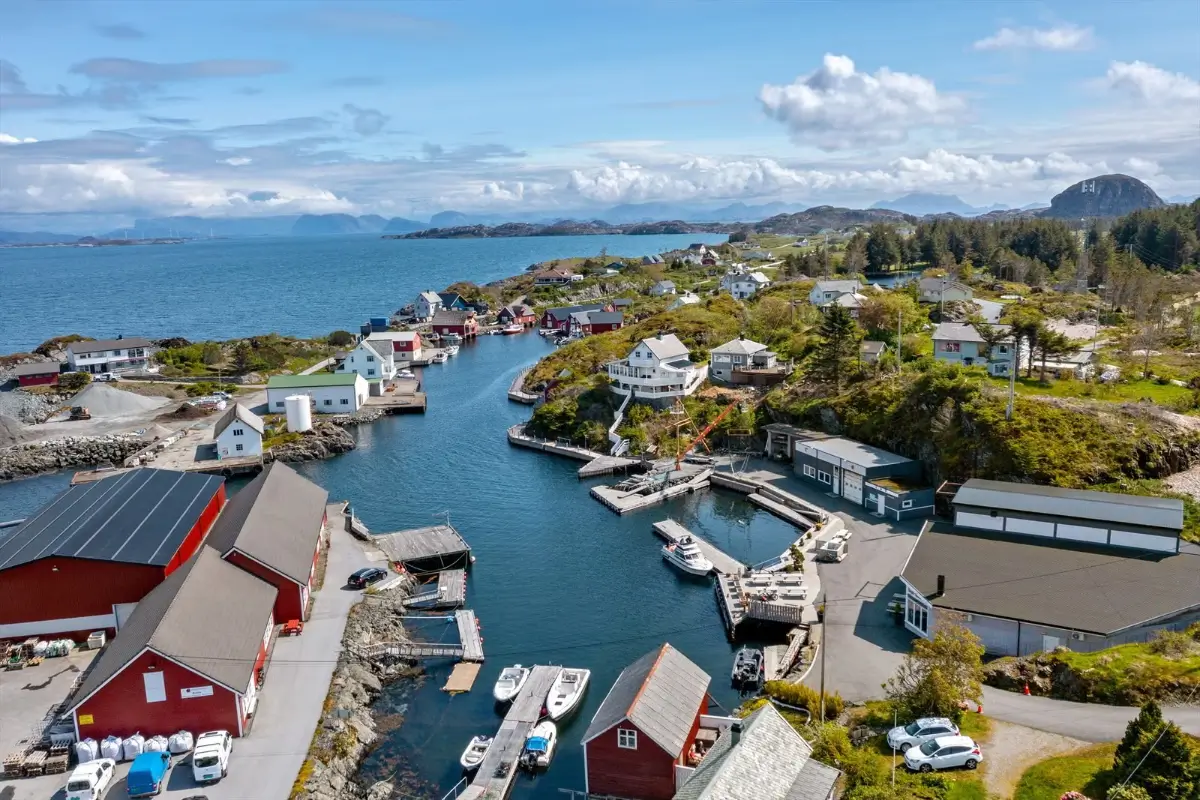 three-bedroom-coastal-home-norwegian-island-cheapscandihomes