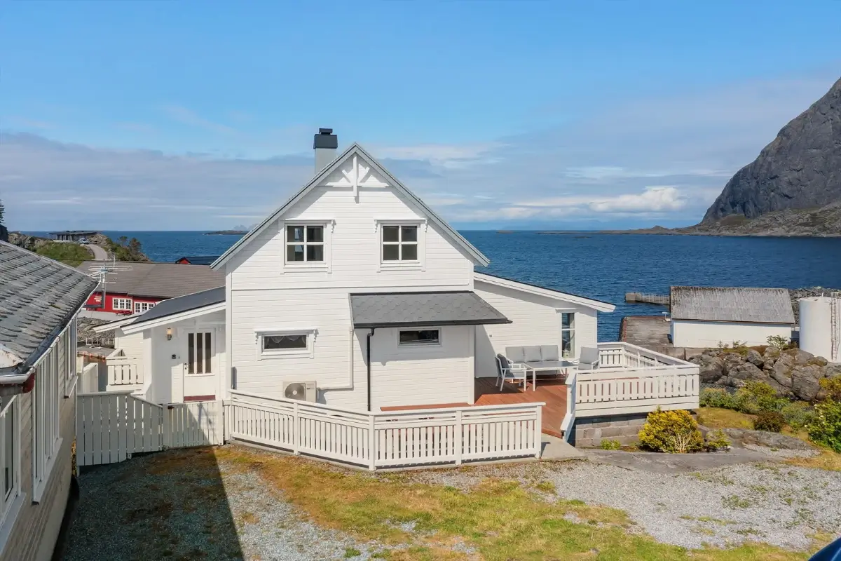 three-bedroom-coastal-home-norwegian-island-cheapscandihomes
