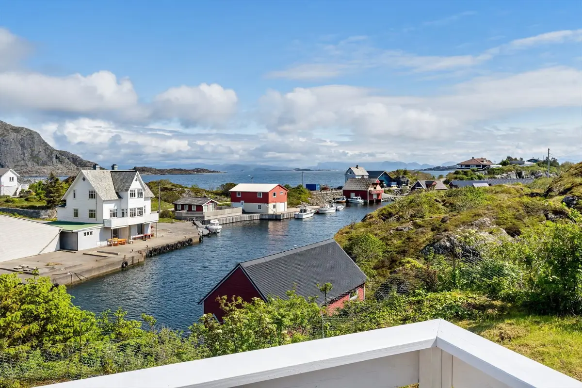 three-bedroom-coastal-home-norwegian-island-cheapscandihomes