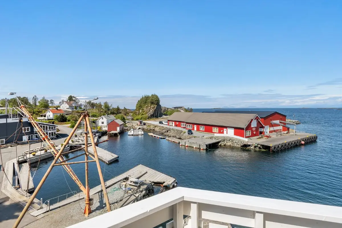 three-bedroom-coastal-home-norwegian-island-cheapscandihomes