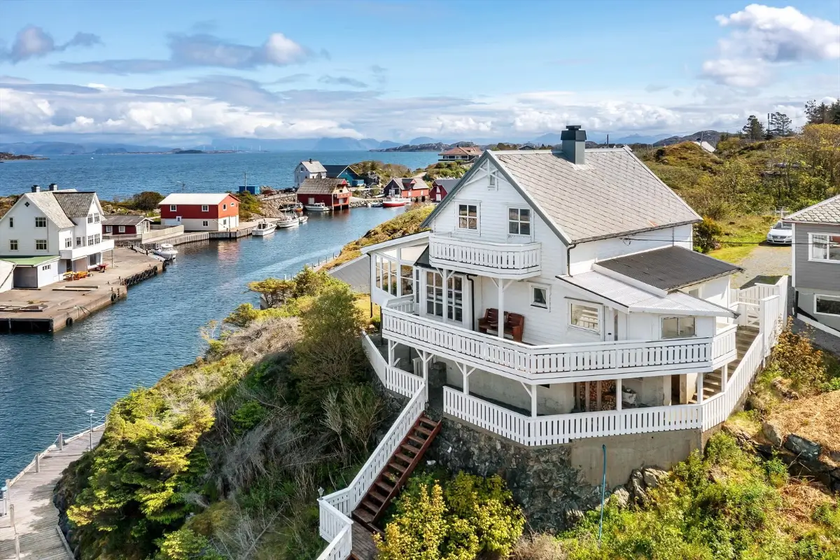 three-bedroom-coastal-home-norwegian-island-cheapscandihomes