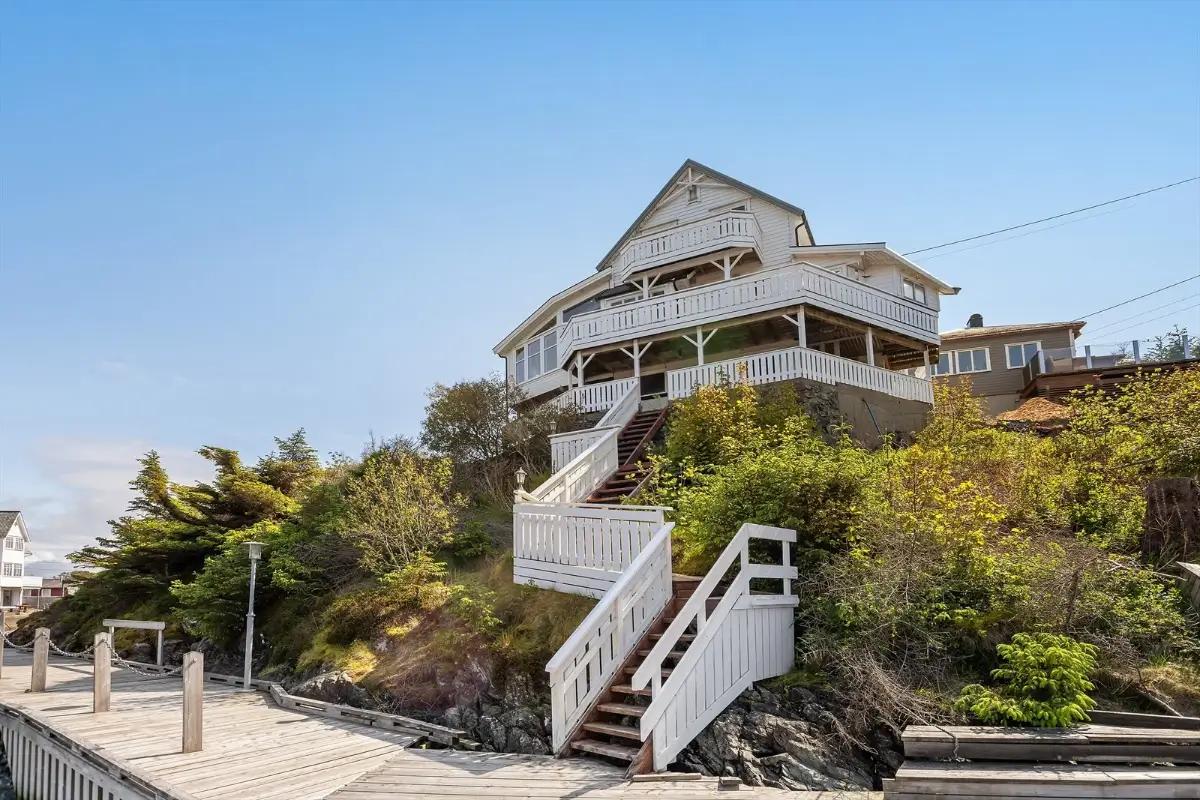 three-bedroom-coastal-home-norwegian-island-cheapscandihomes