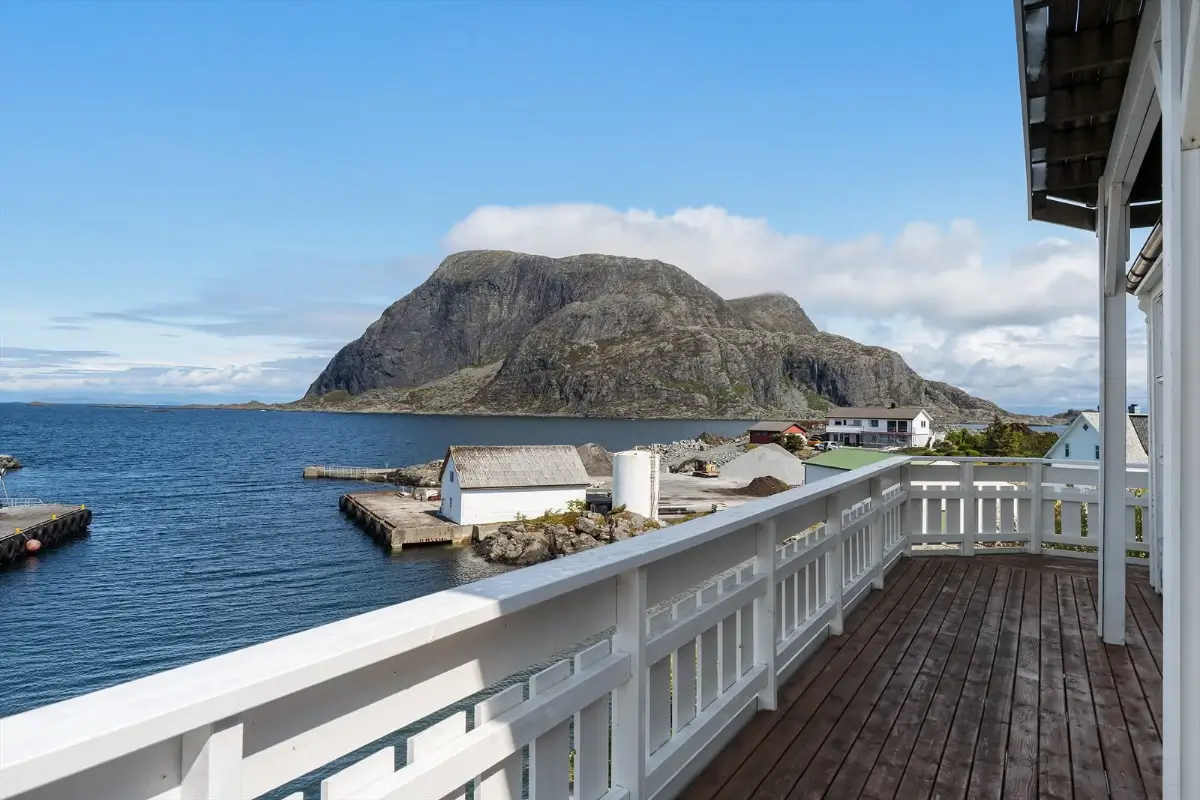 three-bedroom-coastal-home-norwegian-island-cheapscandihomes